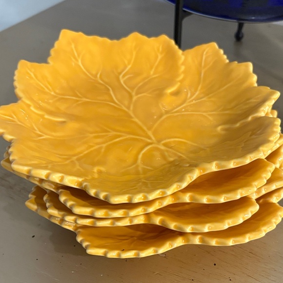 Olfaire Made in Portugal Salad Plates - Picture 1 of 3